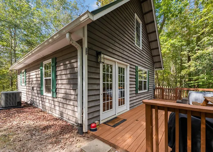 By & By - 2 Bed, 1 Bath With Hot Tub