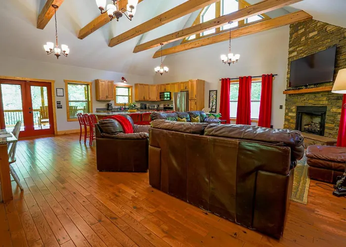 New Listing! Wine Country Retreat - 2 Bed, Hot Tub
