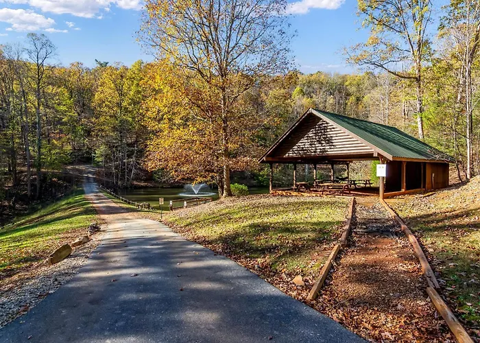 Log Cabin & Carriage House, Lake, Wineries, Hiking