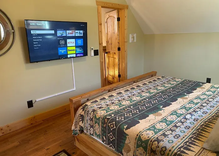 New Listing! Wine Country Retreat - 2 Bed, Hot Tub