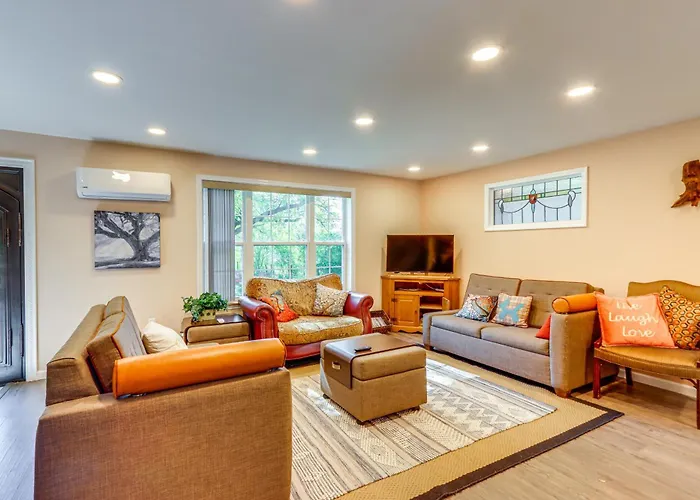 Historic Dahlonega Home W/ Hot Tub & Porch!