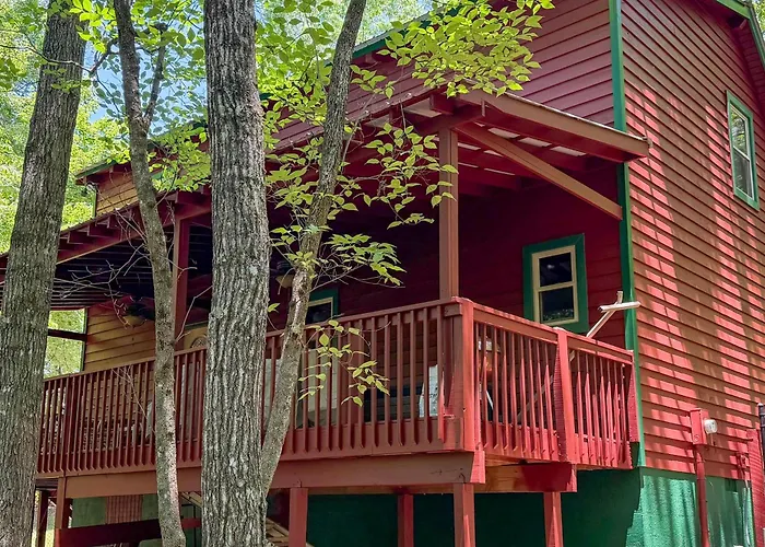 Pets Welcome! Quiet Retreat W/ Covered Back Deck!